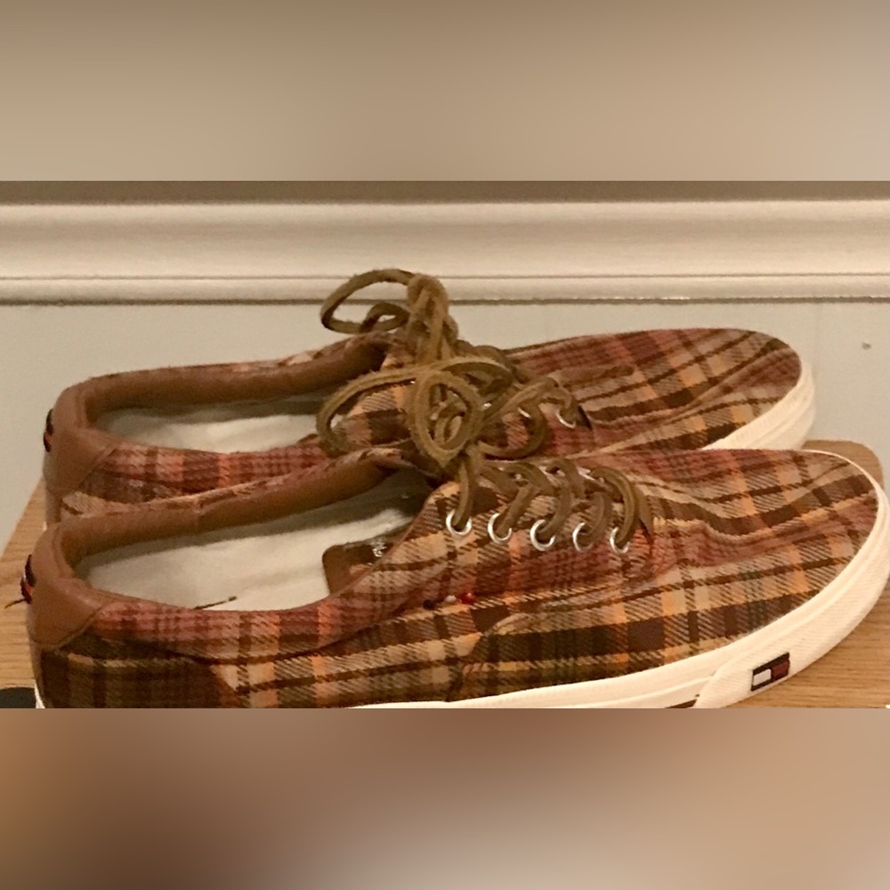 Tommy Hilfiger lace up shoes